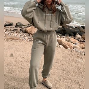 HAPPY CAMP3R Cloud Cropped Hoodie Set - Dusty Olive